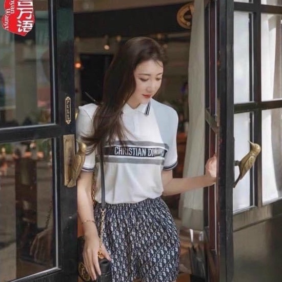 Áo len montoghi cổ bẻ chữ Dior sang sịn