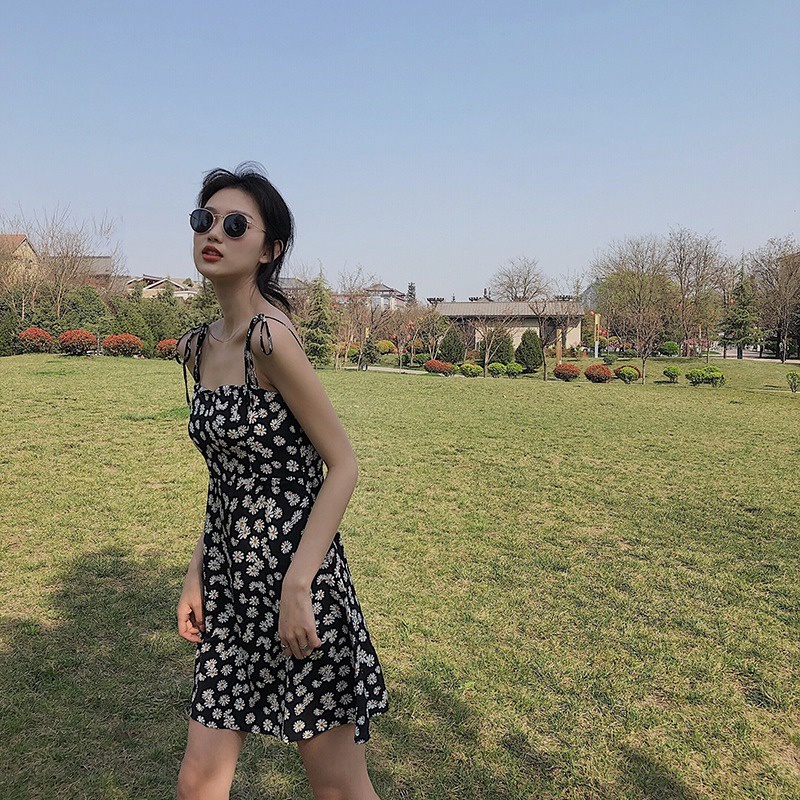 Váy 2 dây hoa cúc siêu đẹp