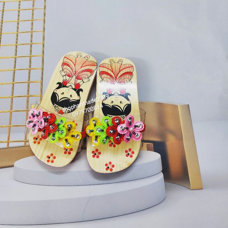 Guốc gổ thiên nhiên  đế trơn quai tự chon dành cho bé