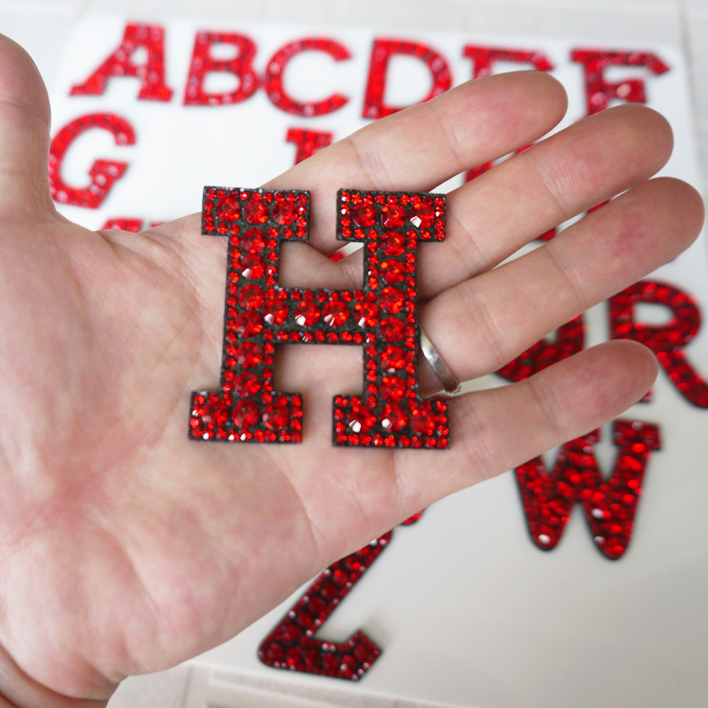 Miếng Dán Ủi Thêu Quần Áo / Mũ / Túi Xách Hình Chữ Cái Đính Đá Màu Đỏ Lấp Lánh diy