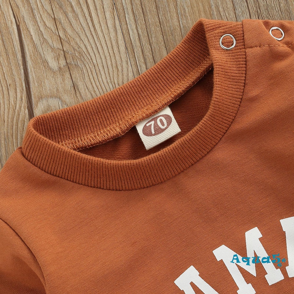 Áo liền quần dài tay cổ tròn in chữ độc đáo cho bé trai sơ sinh màu nâu/đen