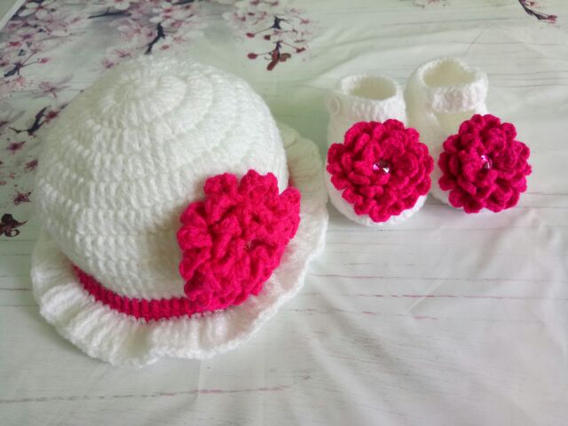 SET NÓN VÀ GIÀY LEN BÉ GÁI