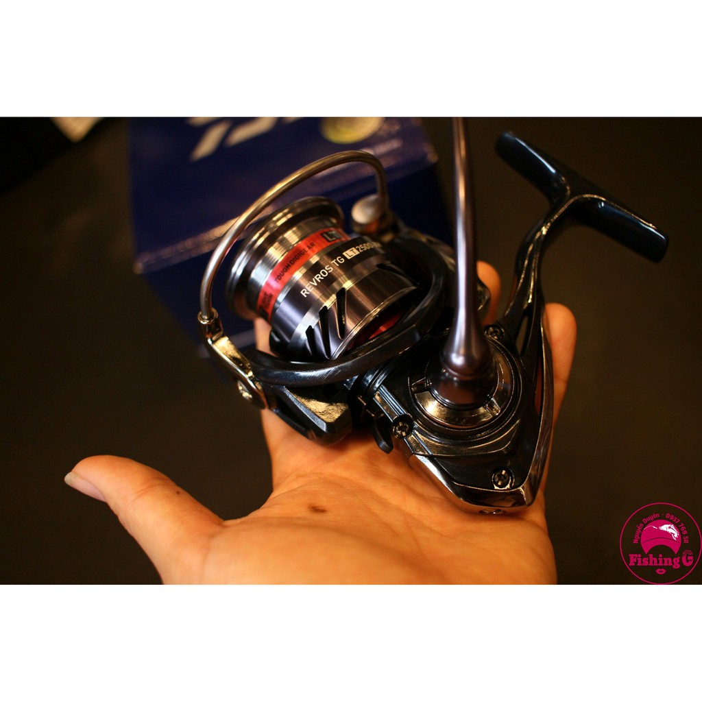 Máy đứng câu cá Daiwa Revros new 2021. revros TG LT mẫu mới