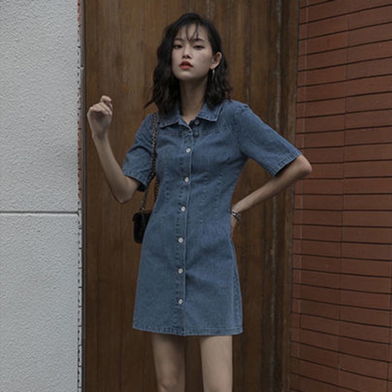 Đầm denim nữ IELGY vải mỏng màu xanh lam cổ polo tay ngắn