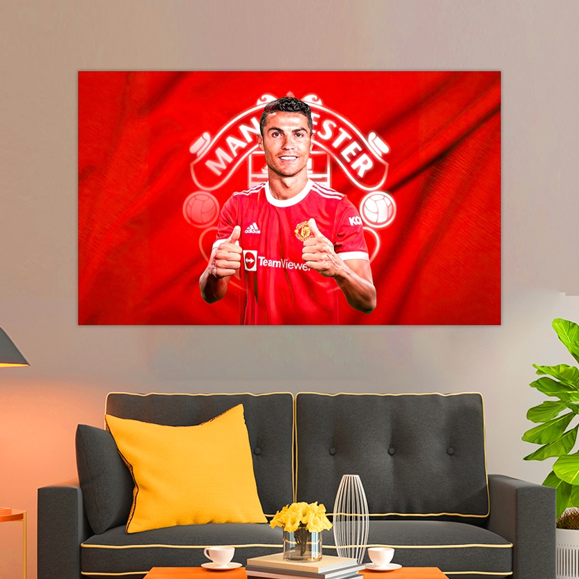 Decal Dán Tường Trang Trí Quán Ăn , Quầy Bar Hình Ronaldo Manchester United Kích Thước 60*40cm