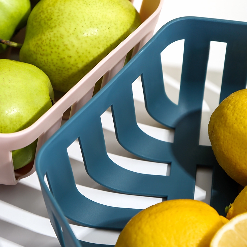 Plastic fruit basket household hollow kitchen drain basket.