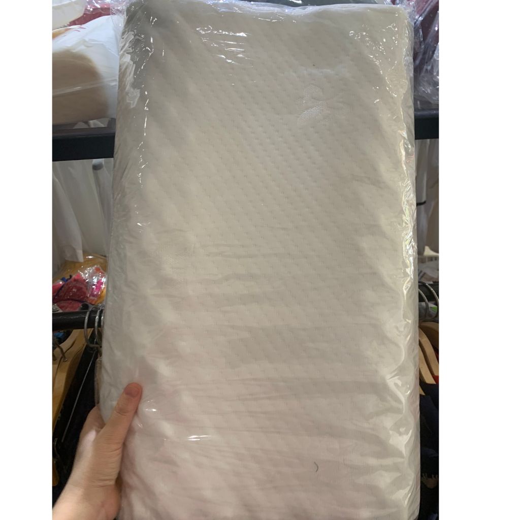 Gối cao su non HILLTON cao cấp massa chống đau vai gáy khi ngủ