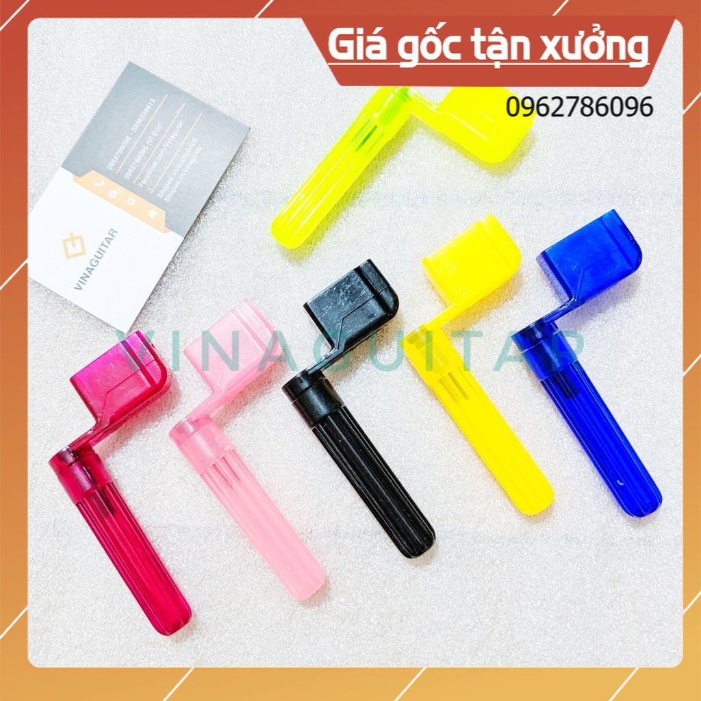 Tay quay lên dây cho guitar, ukulele có nhổ chốt hỗ trợ thay dây đàn