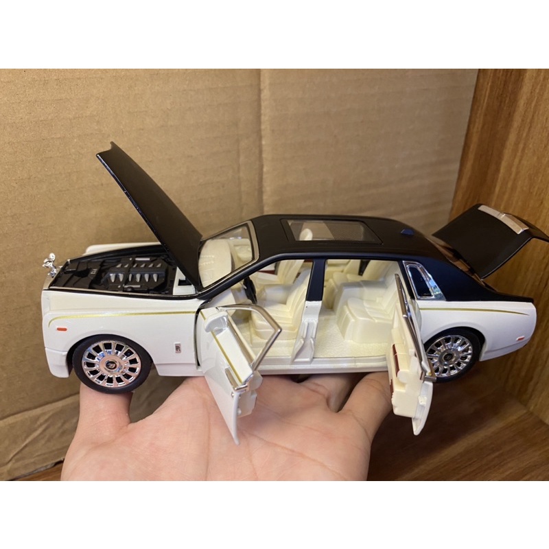 Mô hình xe Rolls Royce Phantom VIII kim loại 1:24 ô tô đồ chơi trẻ em siêu xe hơi Silyce có đèn, âm thanh, mở được cửa