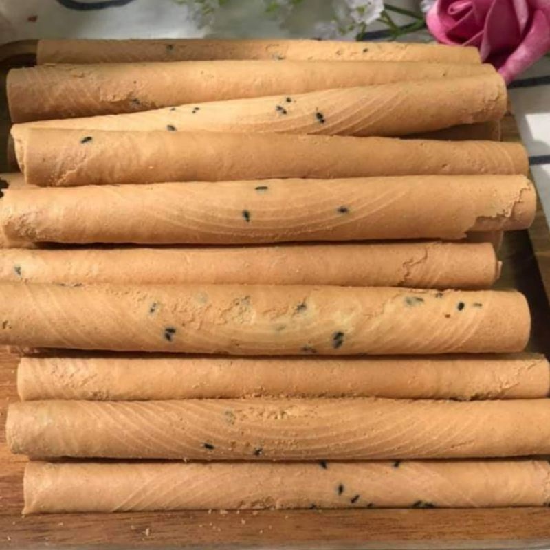 BÁNH ỐNG QUẾ MÈ ĐEN.