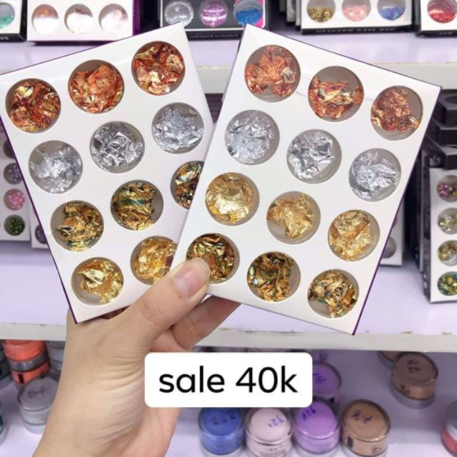Giấy bạc mỏg ẩn dưới móng