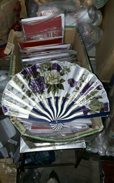 Sỉ 14k..Quạt công chúa đẹp