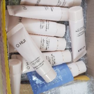 SỮA RỬA MẶT OHUI MIRACLE MOISTURE CLEANSING FOAM 40ml