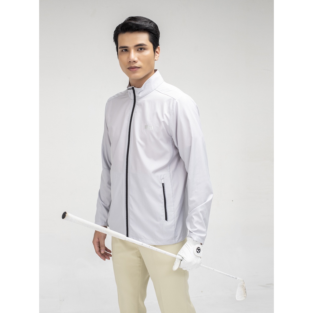 Áo khoác gió nam Aristino thiết kế mạnh mẽ, nam tính, chất liệu bền chắc, hạn chế nhăn co, thấm nước - AJKG01W9