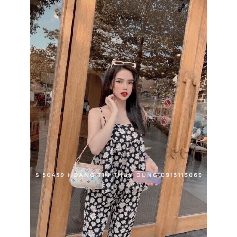 Set áo hai dây và quần họa tiết hoa