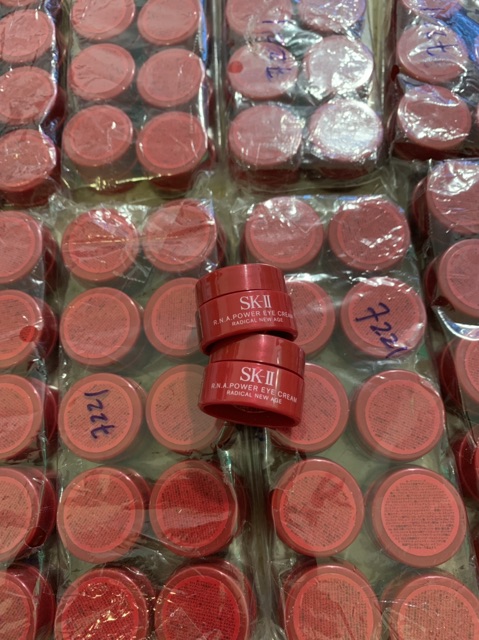(Mẫu mới)Kem dưỡng mắt chống lão hoá Skii Skinpower mini 2,5g | BigBuy360 - bigbuy360.vn