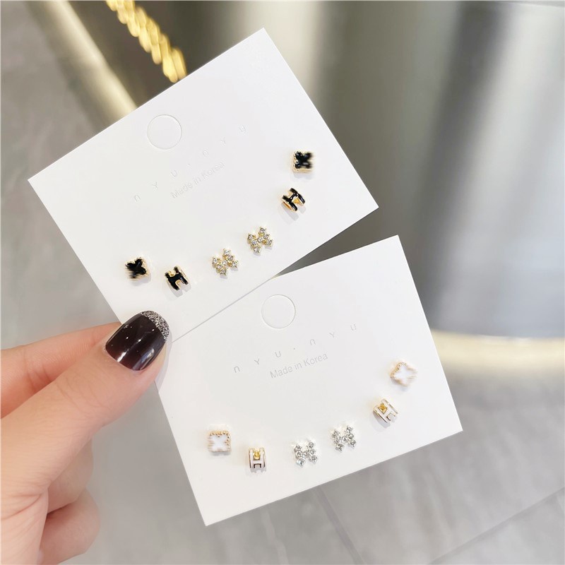 Bông tai hình cỏ bốn lá/ chữ H cỡ nhỏ đơn giản xinh xắn