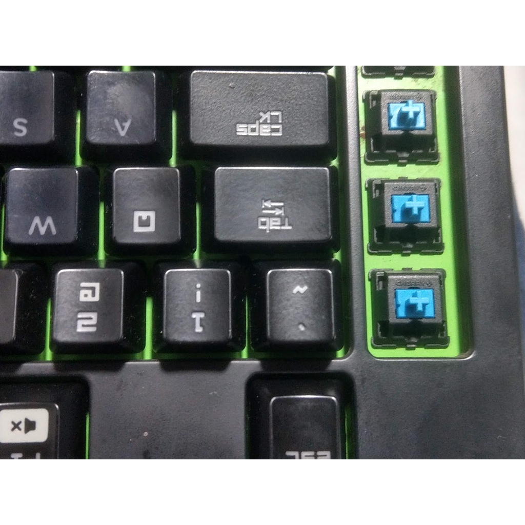 Bàn phím cơ black widow utimate