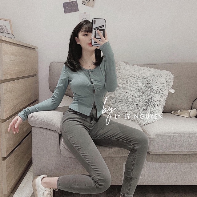 Áo tăm cúc dài tay | BigBuy360 - bigbuy360.vn