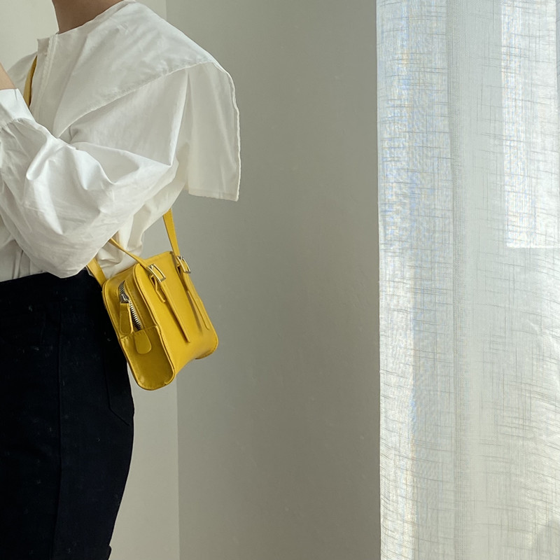 Túi đeo chéo thiết kế thời trang dành cho nữ