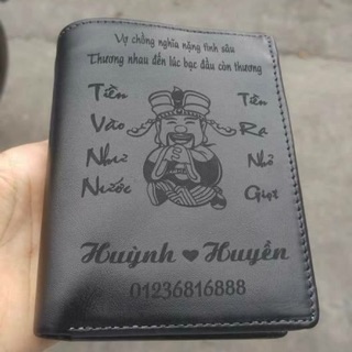 Ví da bò đứng khắc tên