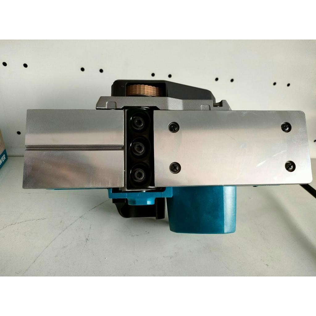 Máy bào gỗ cầm tay MAKITA M1902B 500W dùng lưỡi 82mm
