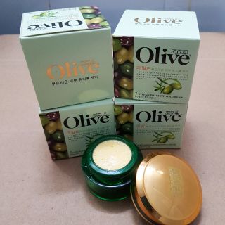 Kem siêu trắng olive