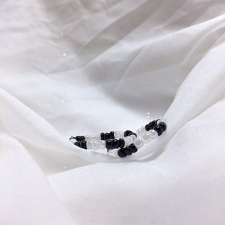 Nhẫn Hạt Cườm Trắng Đen Hàn Quốc-Handmade