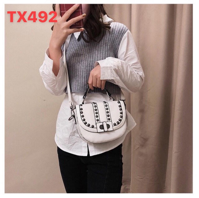 Túi xách viền đinh