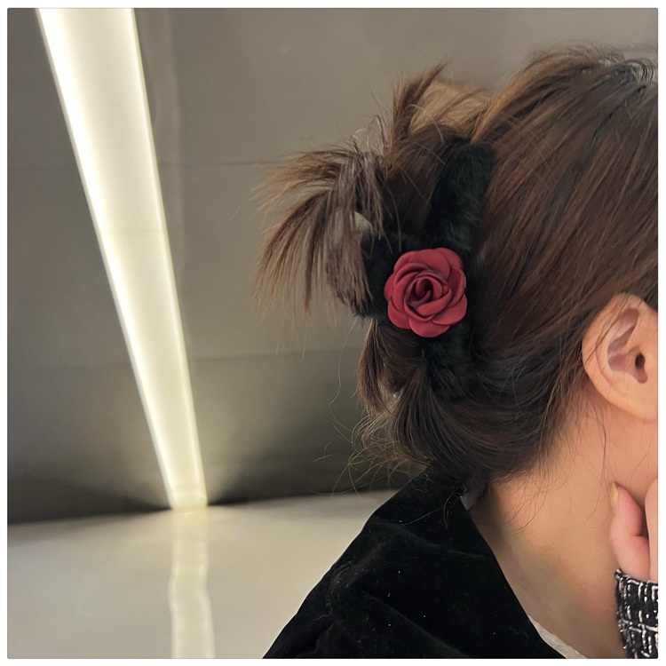 Kẹp Tóc Càng Cua/ Kẹp Gấp Tóc Hoa Hồng Có Lông Mềm Mại Thời Trang - DISI