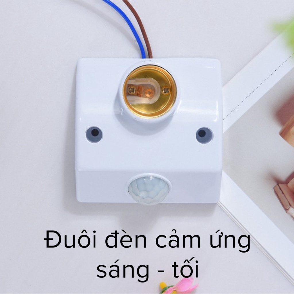 Chui đèn vặn cảm ứng đi qua là sáng - vỏ xanh