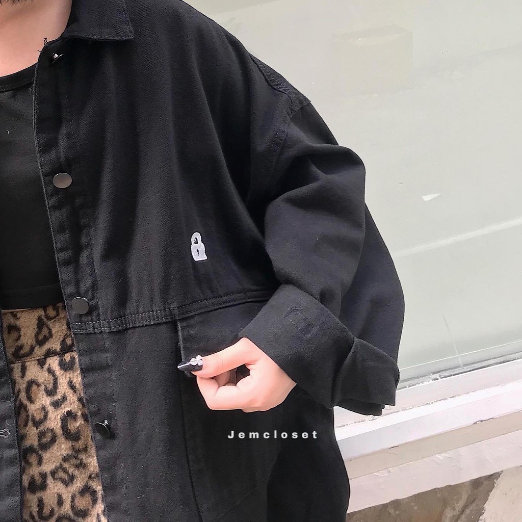 Áo Khoác Jean Nữ Form Rộng JEM CLOSET Áo Khoác Bò Nữ Màu Đen Có Hình Thêu Trước Ngực Mix Đồ Đa Dạng TINNAL 1965