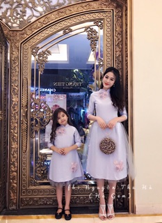 Set áo dài mẹ bé