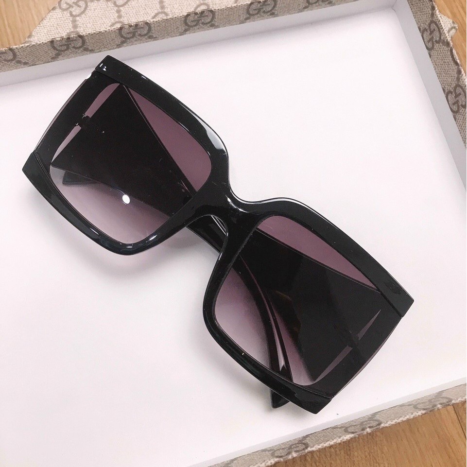 Kính râm nữ bản to dành cho các chị em có khuôn mặt hơi to hot trend