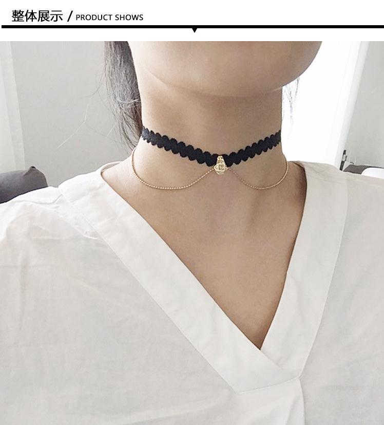 Simple lace elastic wave buckle double zirconium stone ossicular chain necklace Korean female short paragraph