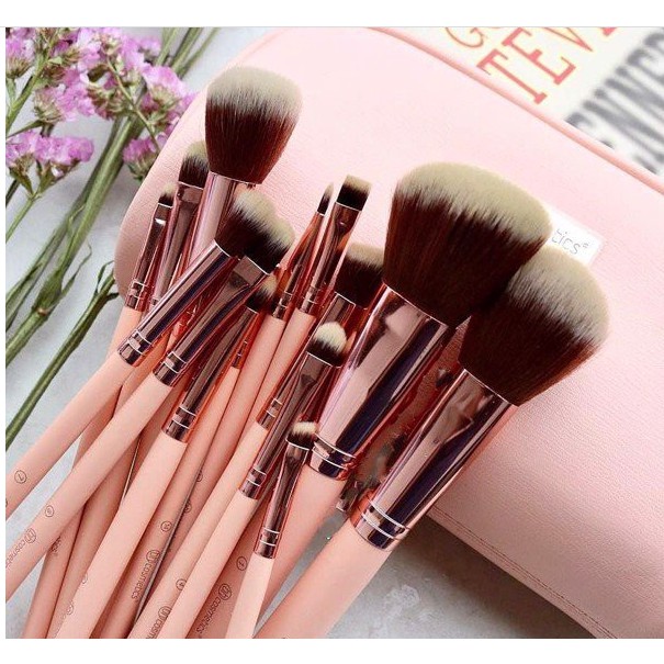 Bộ Cọ Trang Điểm 14 Cây BH cosmetics BH Chic 14 Piece Brush Set With Cosmetic Case
