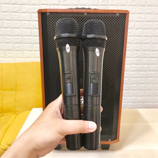 Loa Vali Kéo Di Động Karaoke Bluetooth Kiomic K88 Âm Thanh Siêu Đỉnh(Tặng 2 micro không dây hát cực hay K-88)