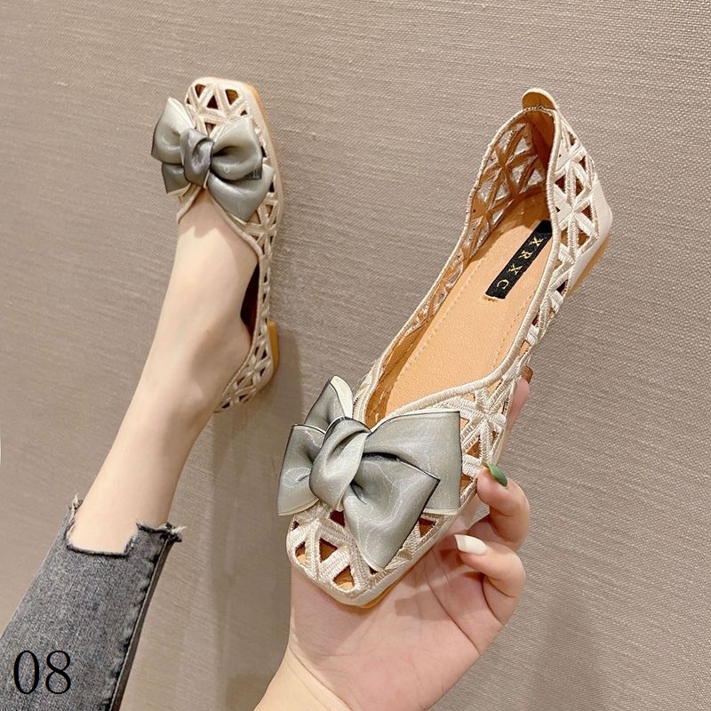 Giày Sandal Mũi Vuông Đế Bằng Đục Lỗ Thoáng Khí Thêu Họa Tiết Phong Cách Roman Thời Trang Mùa Hè 2022 Cho Nữ