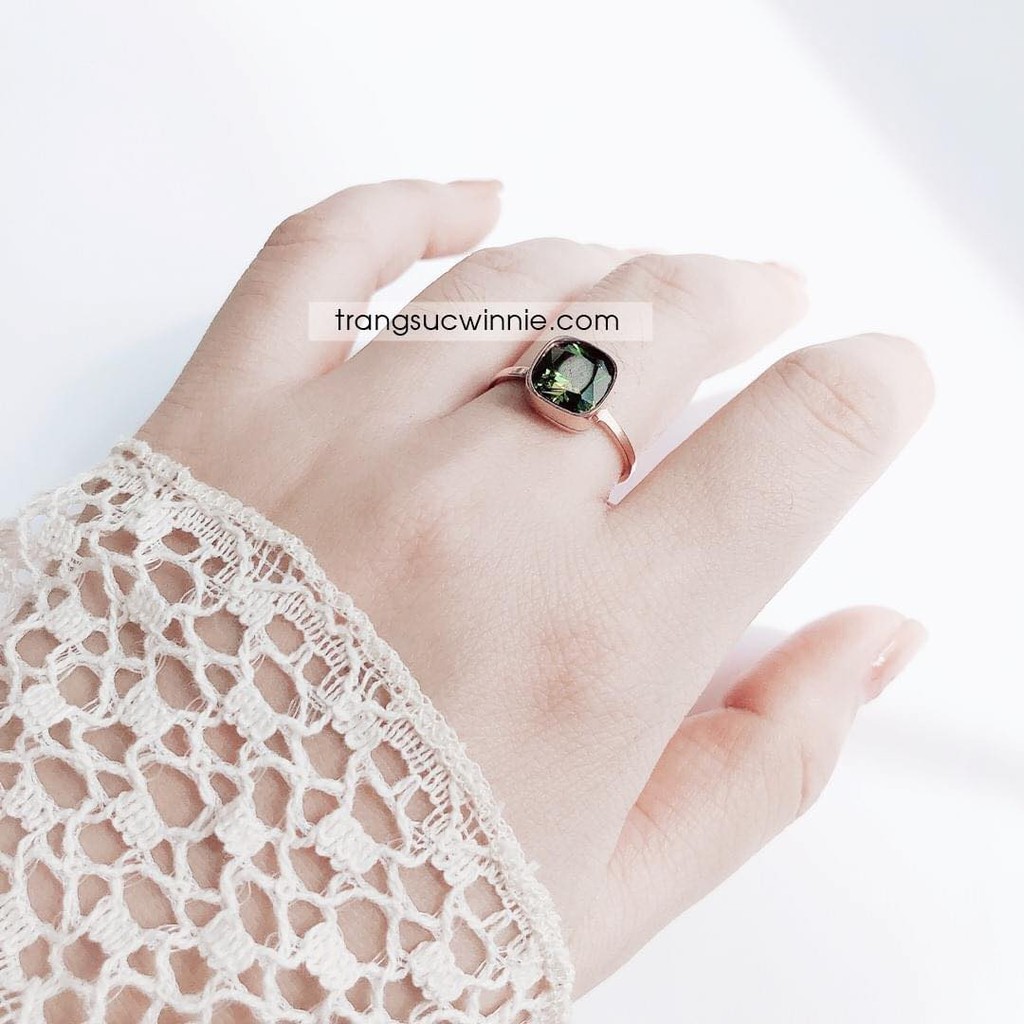 [Mã SKAMCLU8 giảm 10% cho đơn từ 100K] Nhẫn nữ titan FBE Emerald