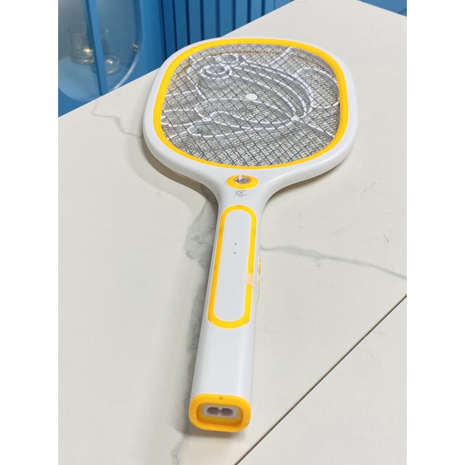 Vợt muỗi Thái Lan cao cấp ORKIN với dây cắm sạc cực tiện lợi và độ bền cao.