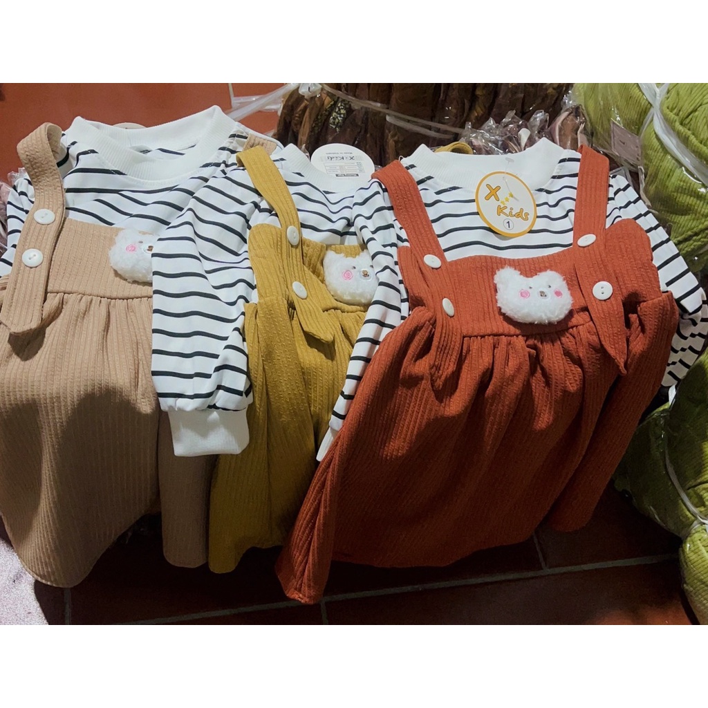 Váy len xốp phối áo kẻ bé gái (mã 001)
