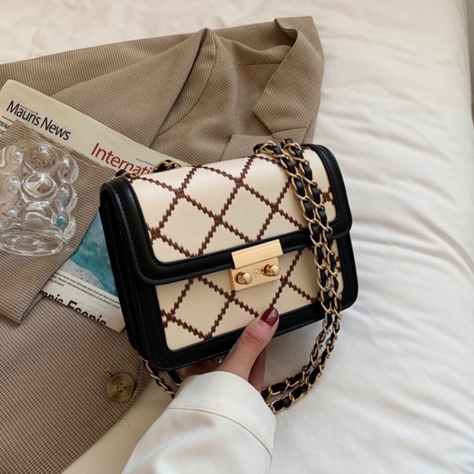 Túi xách nữ đeo chéo trần trám khoá sập dây đeo da luồn xích phong cách trẻ trung TX51