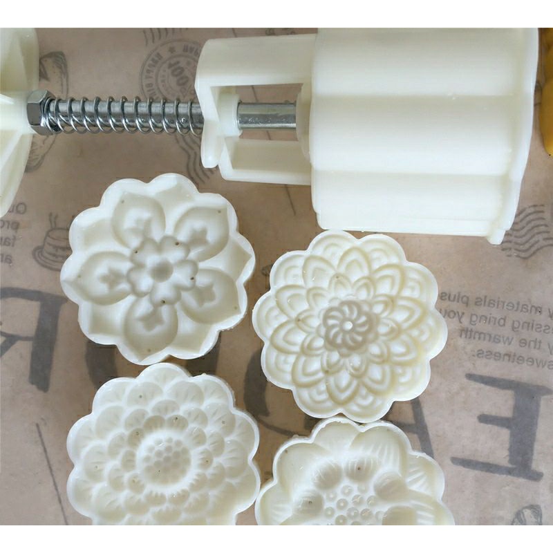 Khuôn Trung Thu 4 hoa nổi 3D 75gr