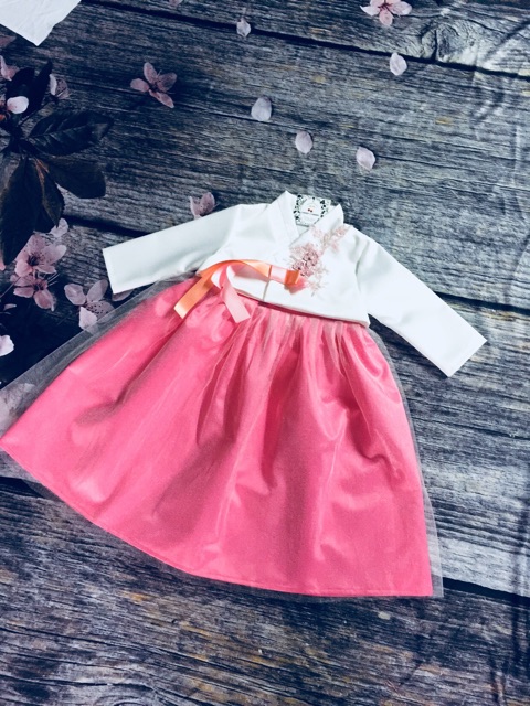 Bộ Hanbok cho bé