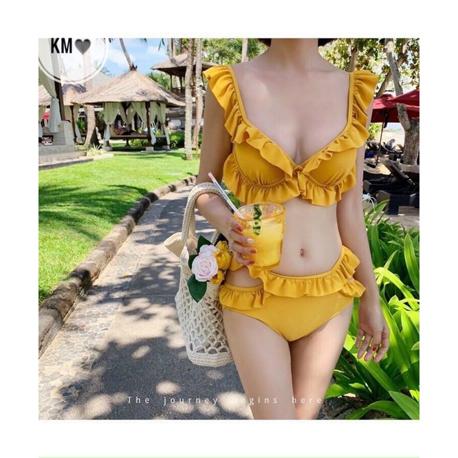 Set bikini vàng bèo