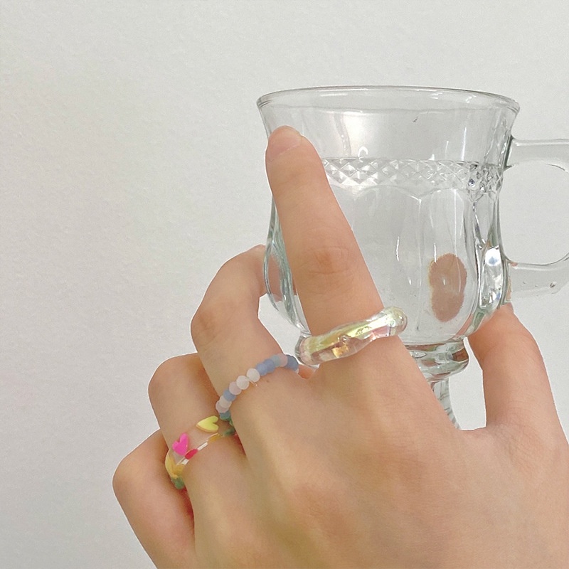 Bộ 3 Nhẫn Acrylic Trong Suốt Đính Hạt Hình Trái Tim Nhiều Màu