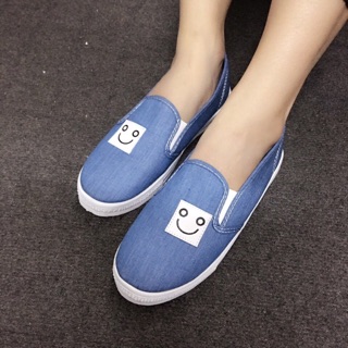 Giày slip on mặt cười jean nhạt