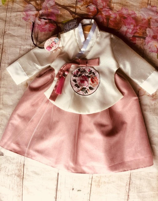 Hanbok cho bé ảnh thật