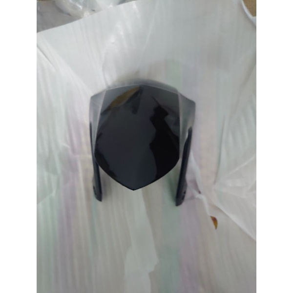 Dè chắn bùn trước màu đen bóng GTR 150