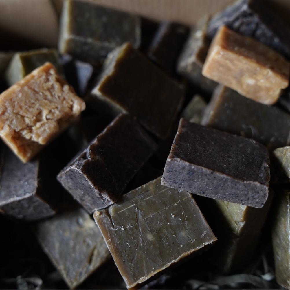 Xà Phòng Vụn - Xà Phòng Hữu Cơ Truyền Thống - HEYP SOAP
